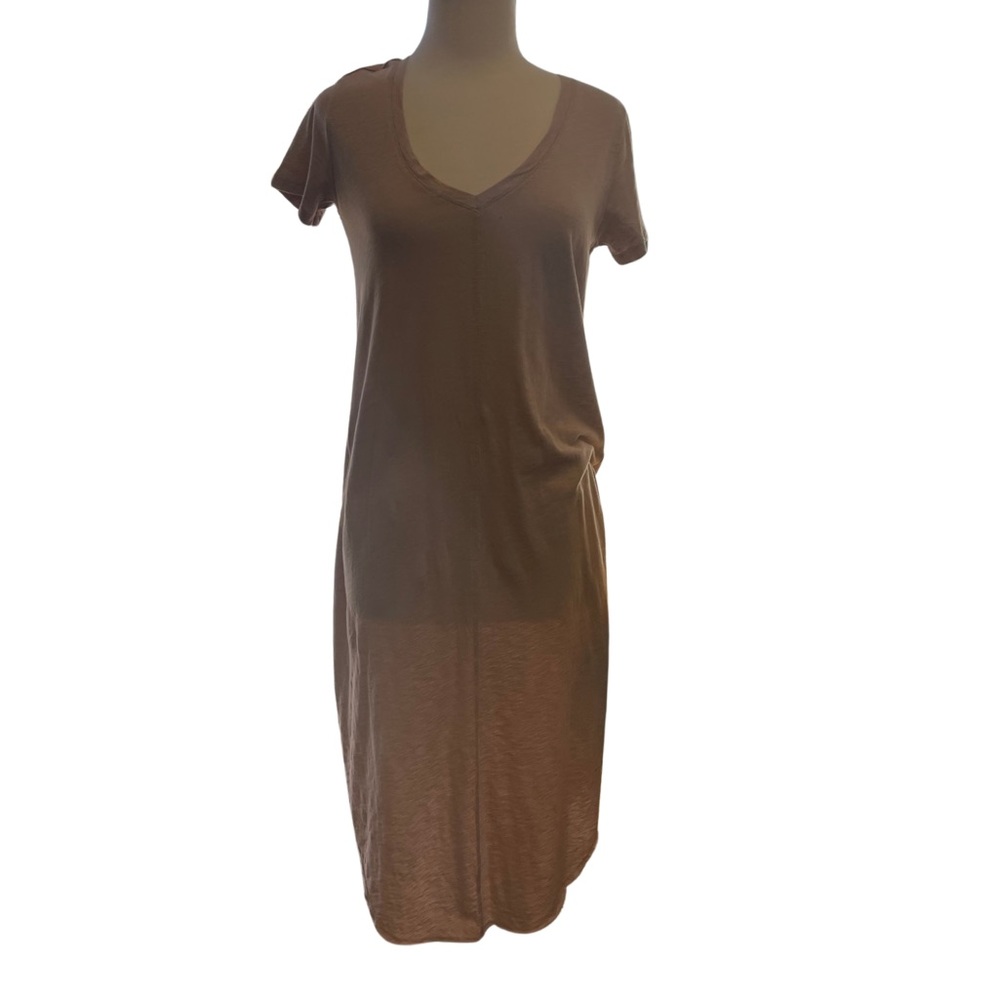 Short sleeved Frappe colored dress
